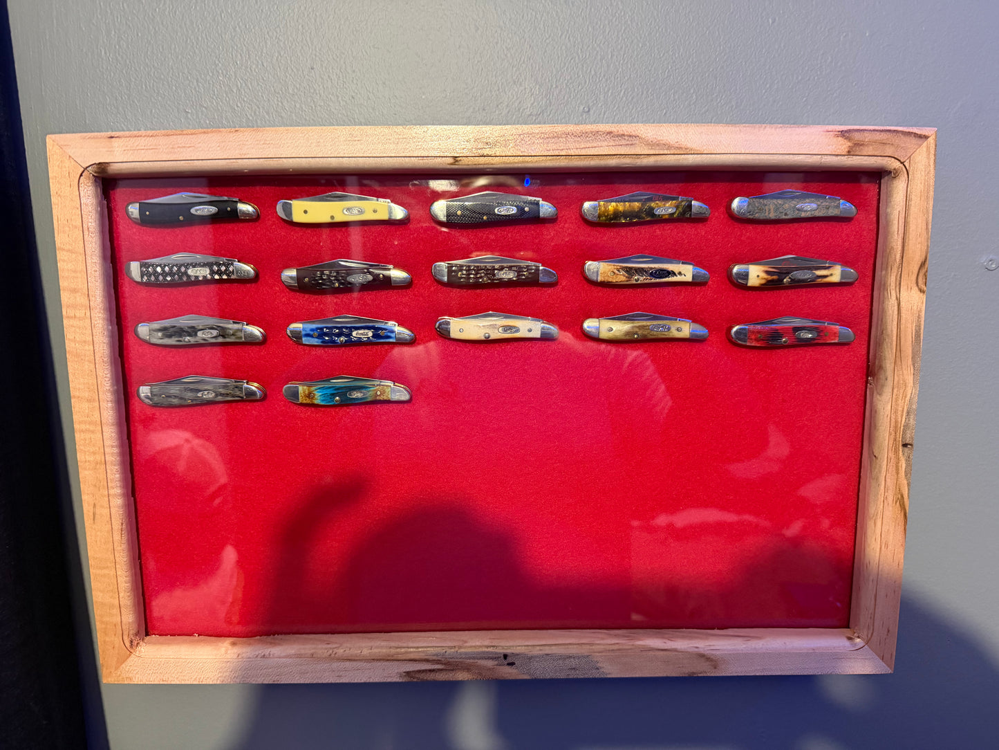 Knive Displays